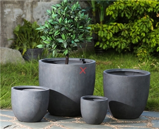 Light surface round flower pot